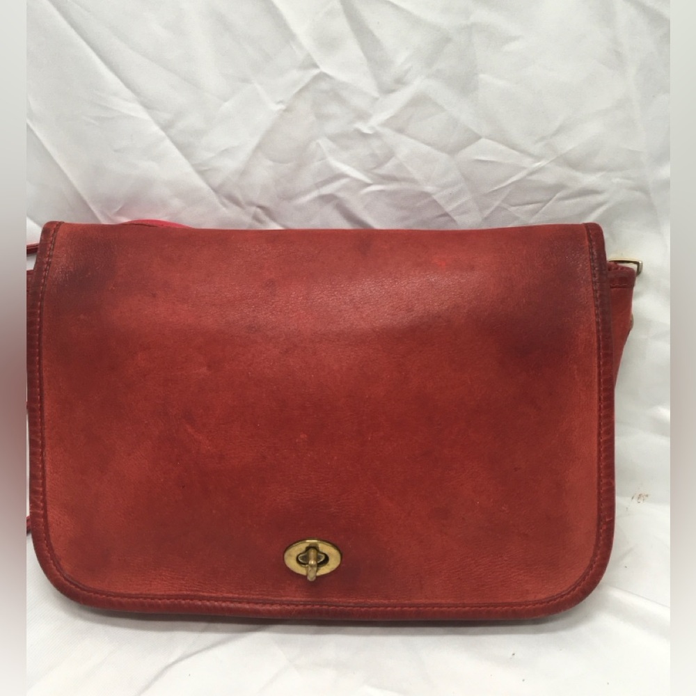 COACH Vintage Leather Flap TurnLock Messenger Shoulder Handbag Red NYC USA Small - Picture 3 of 16